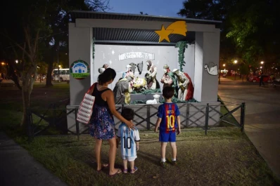La Navidad invadió las calles y le va cambiando la cara a la capital