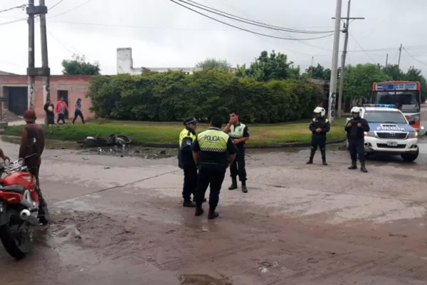 Dos motociclistas chocaron de frente en El Colmenar