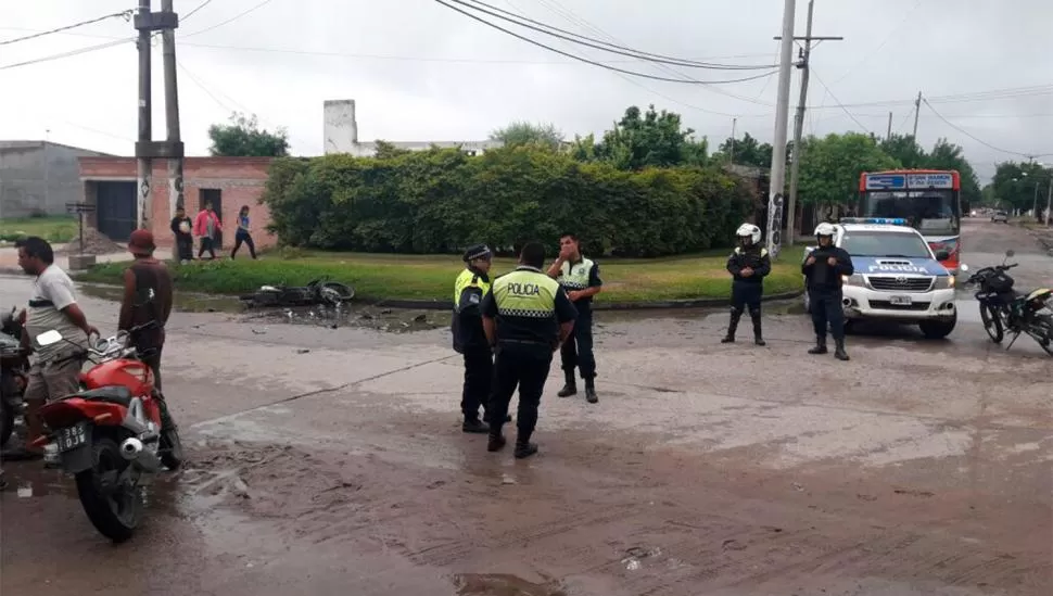 Dos motociclistas chocaron de frente en El Colmenar