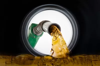 Por el reajuste de los biocombustibles, YPF y Shell aumentan un 6% el precio de sus naftas
