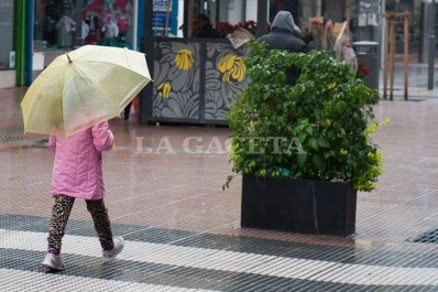 Especial para quedarse en casa: el domingo continuará gris y lluvioso