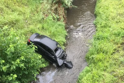 Un policía murió tras perder el control de su auto