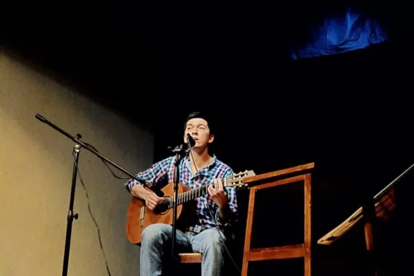La zamba habita en la guitarra de Jorge Salles