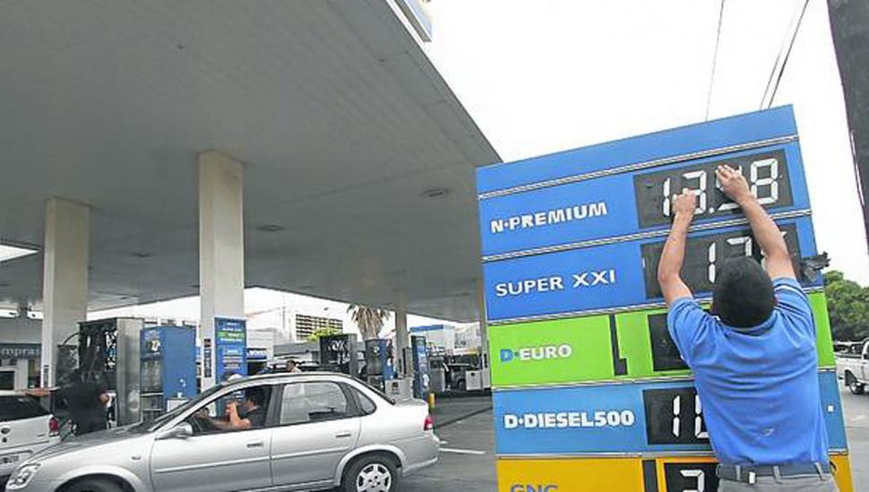 YPF y Shell aumentaron el precio de sus naftas