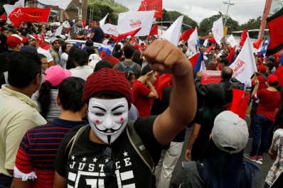Miles protestan en Honduras contra el fraude en las urnas