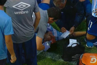 Mirá la impresionante patada que recibió Acosta y que dejó a Colón con 10