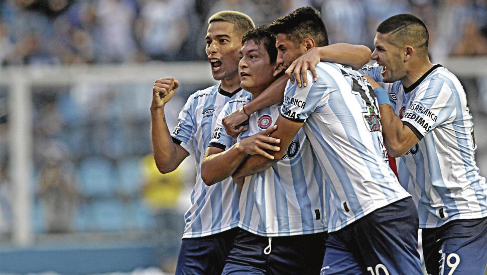 Atlético le ganó a Colón y llega con más confianza que River a la final