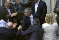 Los diputados juraron por Dios, por los tripulantes del submarino y por los jubilados