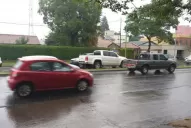 Piden identificar al conductor de la camioneta que circuló a contramano por Mate de Luna