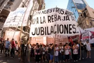 Se levantó la sesión por la reforma previsional a causa de escándalos fuera y dentro del recinto