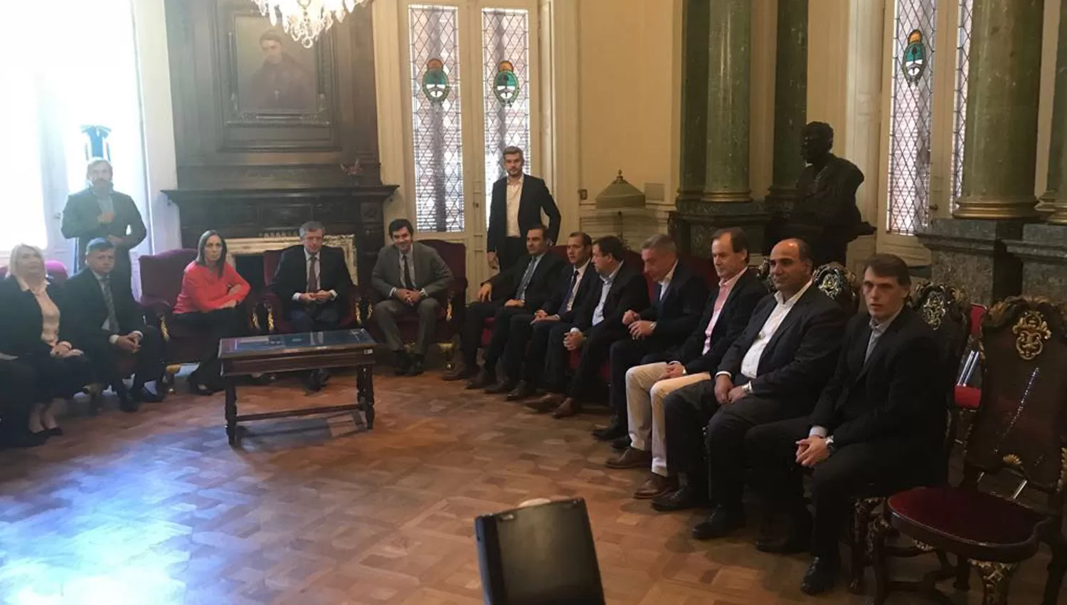 LOS GOBERNADORES. Manzur y otros mandatarios, en la reunión con Peña y Monzó. FOTO ENVIADA POR PRENSA DEL GOBIERNO DE TUCUMÁN