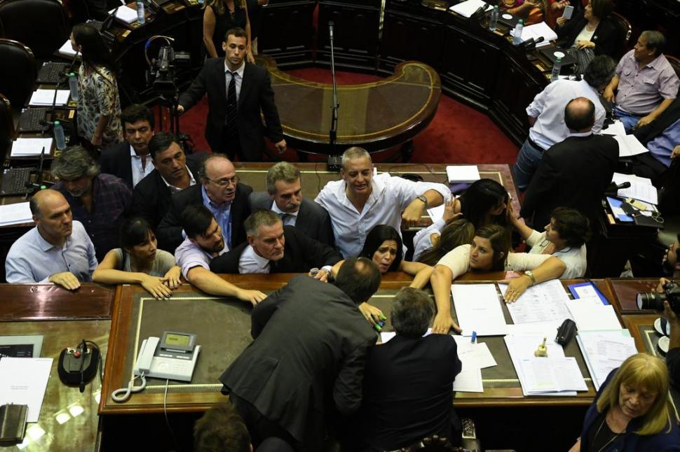 Macri insiste con la reforma previsional, mientras la CGT define un paro nacional