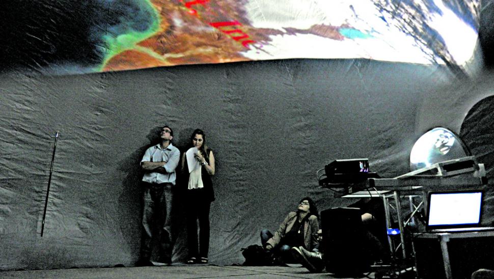 Una manera distinta de aprender, con cine en 3D y un domo que alberga 100 alumnos