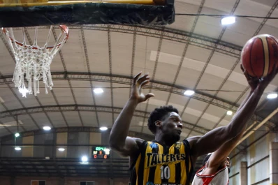 Talleres triunfó en su casa y Mitre cayó de visitante