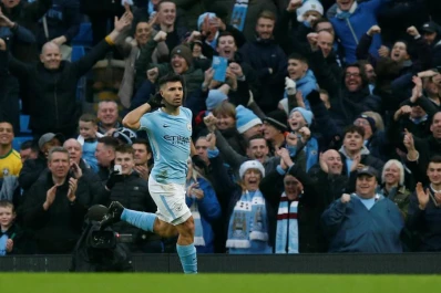 De la mano del Kun el Manchester City volvió a ganar
