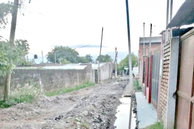 La obra de cordón cuneta complica a los vecinos de un barrio de Famaillá