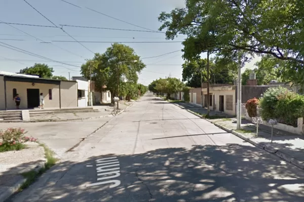 Brutal crimen en el barrio Los Pinos: asesinan a un hombre e investigan si se trató de un drama pasional