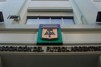 La AFA amplió de cinco a seis el cupo de extranjeros por plantel en la Superliga