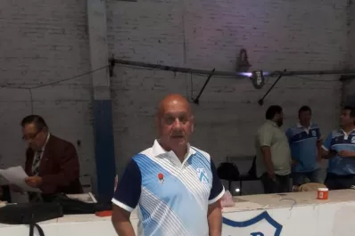 González dirige una de los equipos más jóvenes de la tercera categoría del país