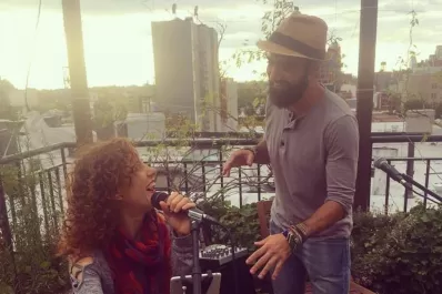 El dúo Sempiterno recoge melodías de cada lugar que visita