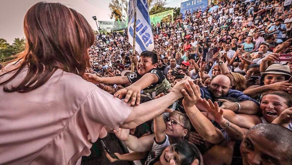 El kirchnerismo despidió el año en las redes con fuertes críticas a Macri