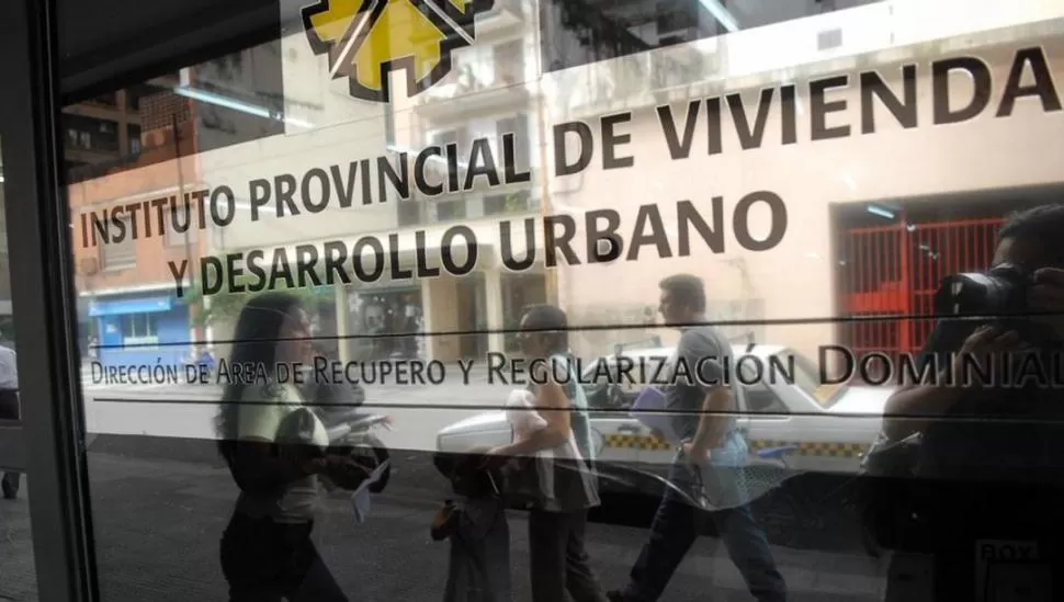 REPARTICIÓN OFICIAL. El Instituto Provincial de la Vivienda tiene su sede central en calle Muñecas al 400. archivo