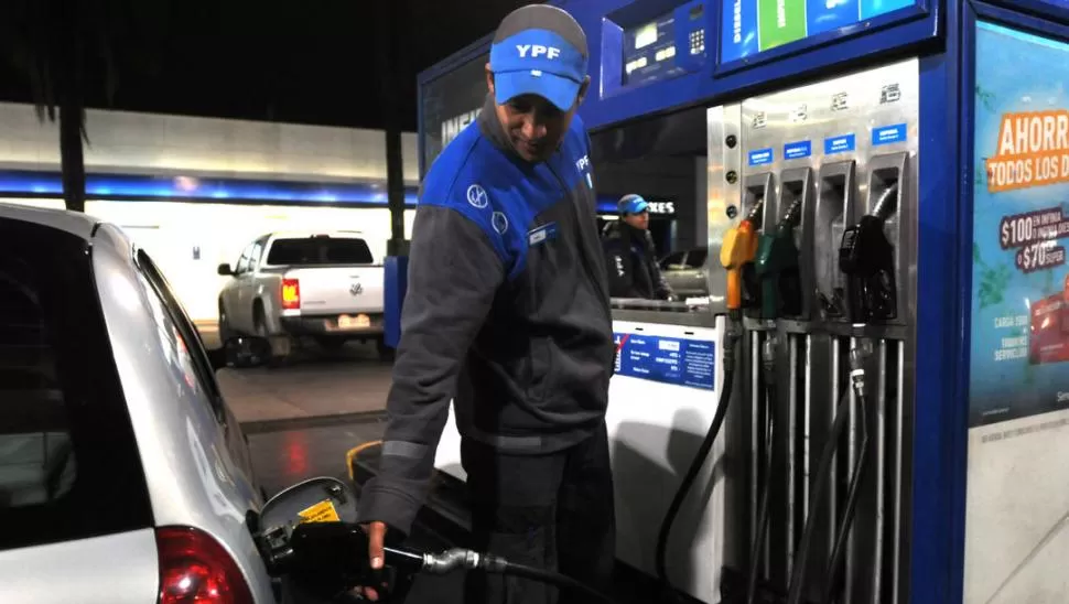 AJUSTE ANTERIOR. La última suba de las naftas y del gasoil se produjo el 2 de diciembre y fue del 6%. la gaceta / foto de Analía Jaramillo (archivo)