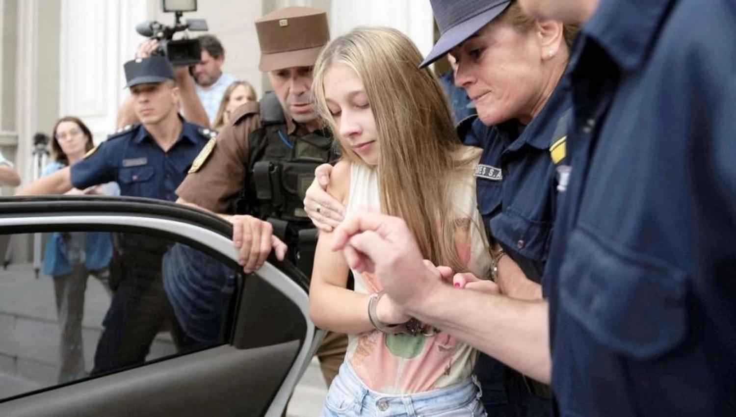 CASO NAHIR GALARZA. Momento de la detención de la joven. FOTO TOMADA DE GRUPOPOST.COM