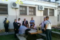 Por el caso del preso asesinado en la cárcel se entregaron dos miembros de Institutos Penales