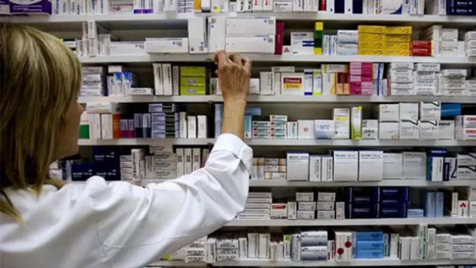 MEDICAMENTOS. La imagen corresponde a una farmacia tucumana. ARCHIVO