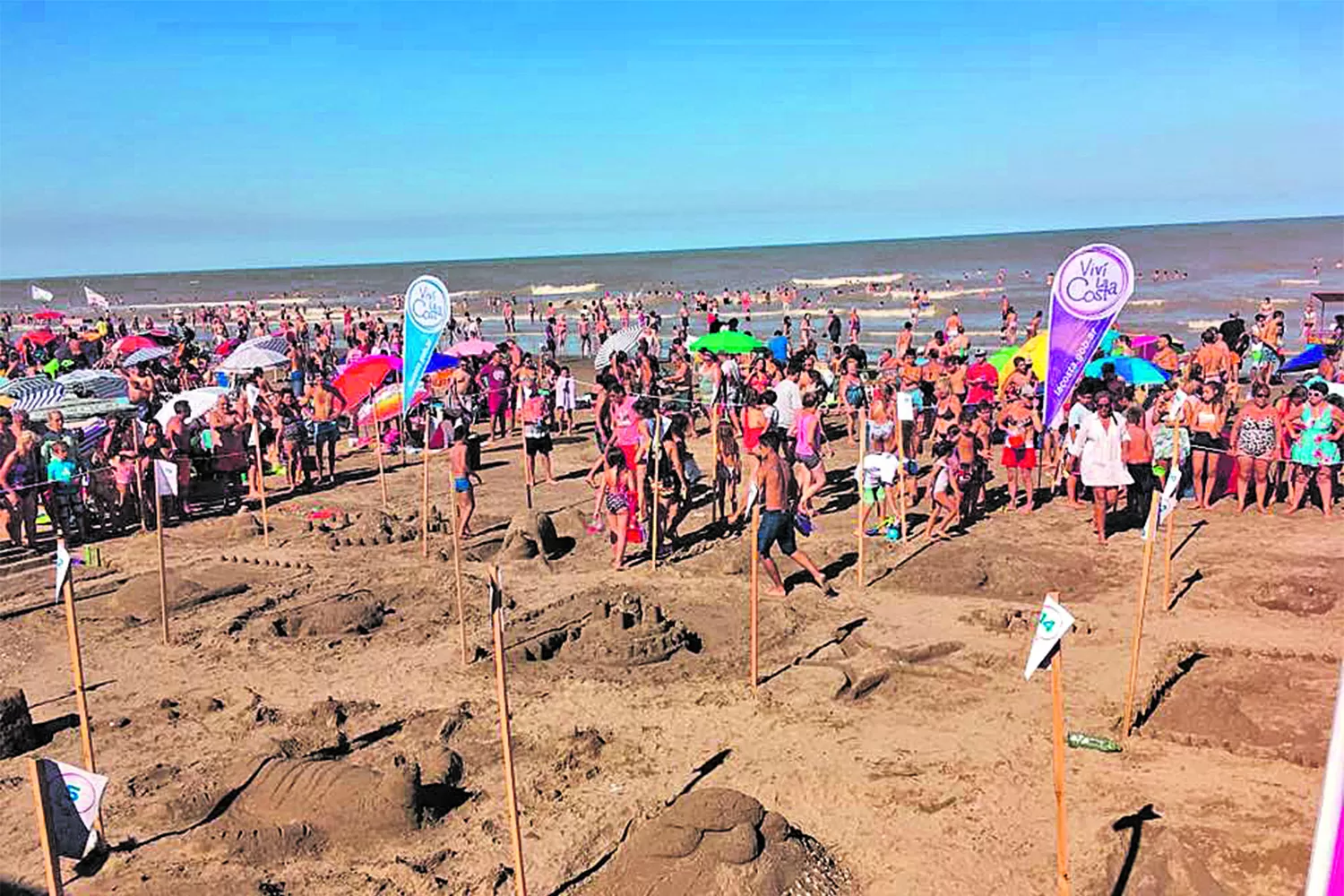 Costa argentina: concurso en la playa
