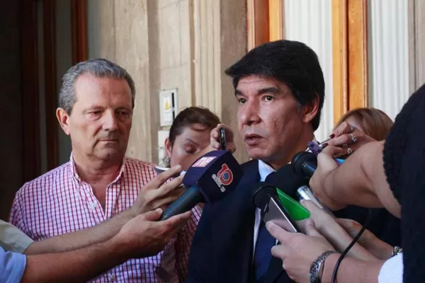 Alperovich pasó a ser como Amaya, como Alfaro o como Cano: un adversario