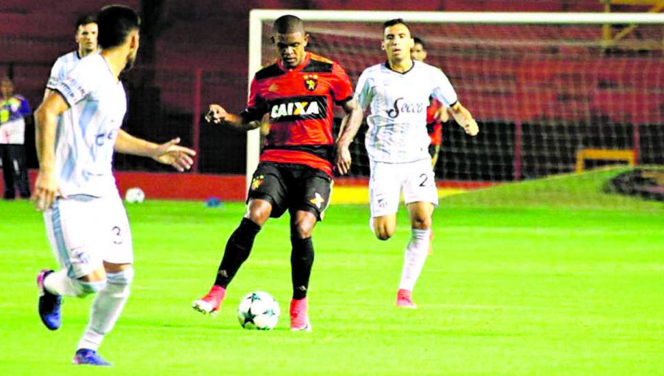 No hubo carnaval ni copa para Atlético en Recife