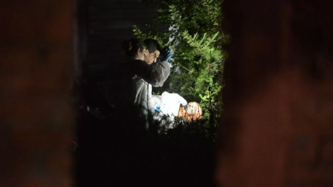HORROR. Peritos forenses trabajaron en el lugar donde fue hallado el cuerpo de Abril. IMAGEN DE LA VOZ DEL INTERIOR / JOSÉ HERNÁNDEZ

