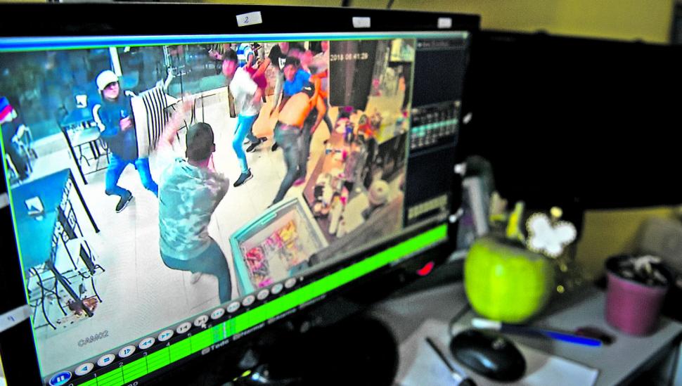 En Lules, con 16 cámaras tratan de saber qué pasó en la pelea juvenil