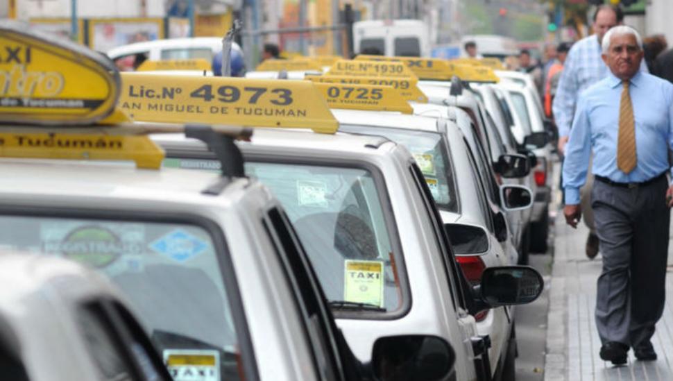 Taxistas amenazan con piquetes en febrero si no se ajusta la tarifa