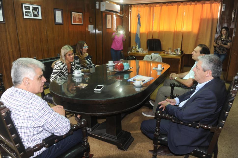 Los empresarios piden subir el boleto a $ 17
