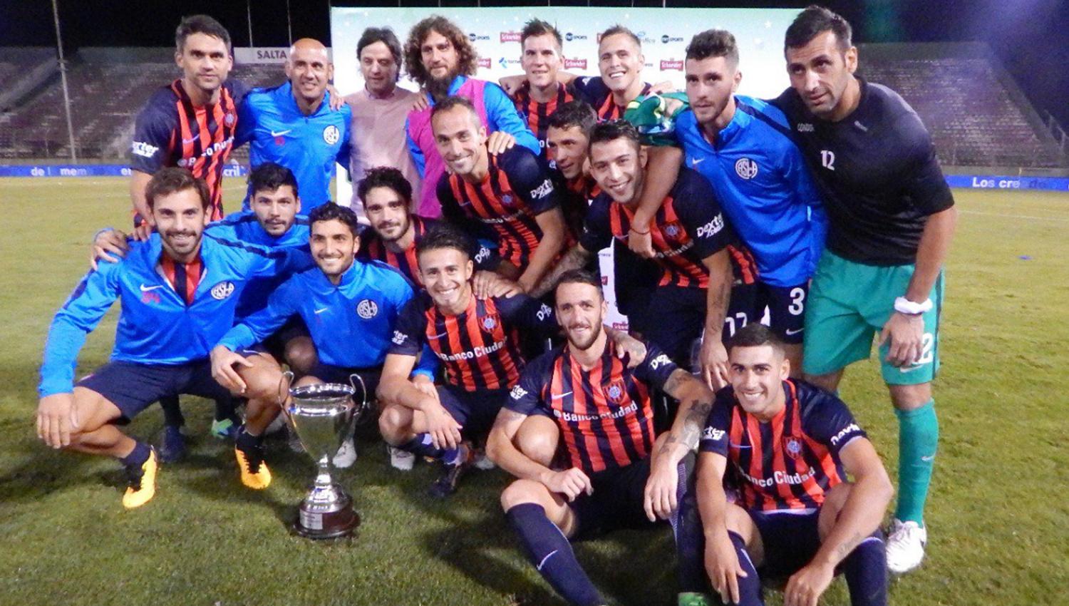 Los jugadores de San Lorenzo después de ganar la definición por penales. Foto tomada de la cuenta de Twitter.