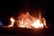 Incendian otra iglesia católica en Santiago de Chile