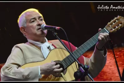 Roberto Pérez lleva al escenario el recuerdo de Los Tucu Tucu