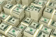 El dólar trepó 22 centavos y marcó un nuevo récord