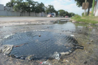 El municipio relevó el 20% de las redes de agua y de cloacas de la ciudad y detectó 259 puntos con pérdidas