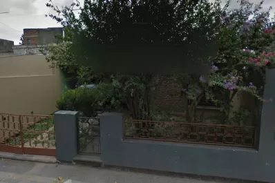 Misterio en el barrio ex Aeropuerto: hallan a un hombre atado a una silla y asesinado a golpes