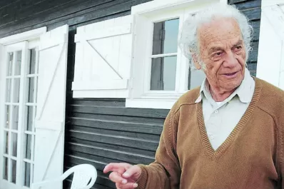 A los 103 años murió Nicanor Parra, el antipoeta