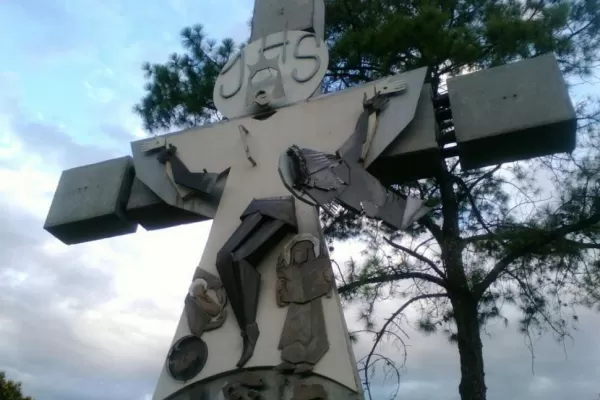 Dañaron el Cristo del oratorio del parque 9 de Julio