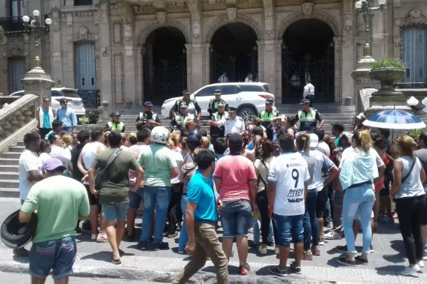 Los afectados por los gestores tuvieron una reunión en Casa de Gobierno: no nos darán una solución habitacional