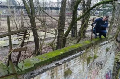 Un aficionado halla una parte desconocida del Muro de Berlín