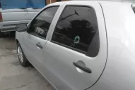 Robos piraña en la zona del Mercofrut: apedrearon autos y robaron desde celulares hasta un caniche toy