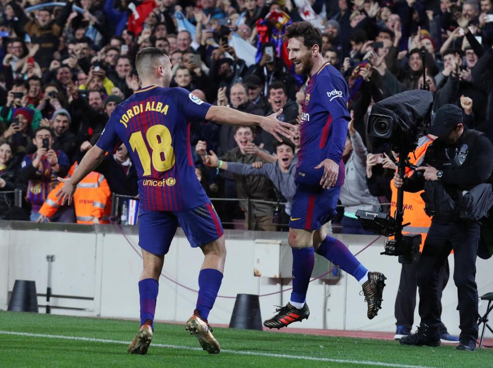 HISTÓRICO. Messi convirtió el gol numero 4.000 de Barcelona en el Camp Nou. reuters