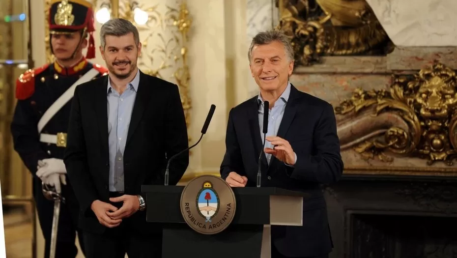 Marcos Peña y Mauricio Macri. La iniciativa fue impulsada por la Jefatura de Gabinete. FOTO TOMADA DE CLARÍN.COM